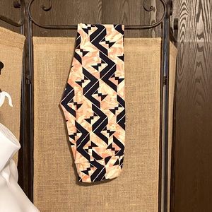 LuLaRoe OS leggings